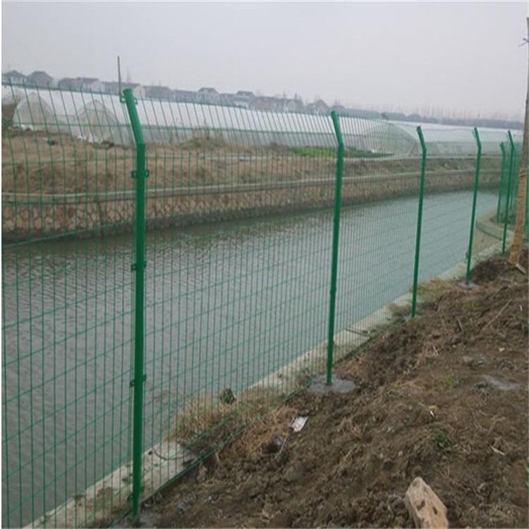 防攀爬水源地防護網作用圖片3